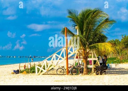 Belvédère et tour de guet sur la plage des Caraïbes à Playa del Carmen Quintana Roo Mexique. Banque D'Images