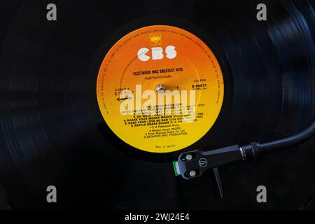 Fleetwood Mac Greatest Hits album vinyle LP avec tonearm, cartouche, coque et stylet sur tourne-disque - 1971 Banque D'Images