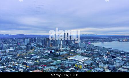 Les gratte-ciel de Seattle au coucher du soleil à Noël Banque D'Images