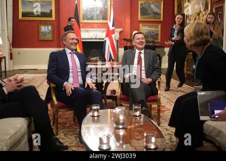 Le chancelier de l'Échiquier Jeremy Hunt (à droite) rencontre son homologue allemand Christian Lindner pour une réunion bilatérale au 11 Downing Street, Londres. Date de la photo : lundi 12 février 2024. Banque D'Images