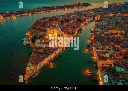 Venise depuis le dessus de l'Aerial drone vue sur la place Saint-Marc ou la Piazza San Marco Venise, Italie Banque D'Images