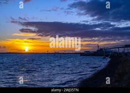 Coucher de soleil depuis Chalkwell Beach Southend-on-Sea Banque D'Images