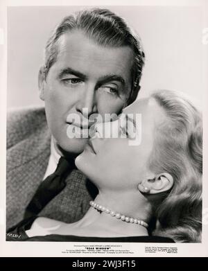 James Stewart et Grace Kelly dans 'Rear Window' (Paramount, 1954). Portrait - photo publicitaire Banque D'Images