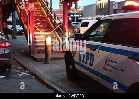 Bronx, New York, États-Unis. 12 février 2024. (NOUVEAU) fusillade de masse à la station de métro du Bronx, New York. 12 février 2024, Bronx, New York, Etats-Unis : une fusillade de masse blesse plusieurs personnes dans une station de métro sur Mt Eden AV dans le Bronx qui a eu lieu lundi après-midi. Aucune information immédiate n'a été disponible sur les conditions de vie ou le nombre de personnes blessées pendant que la police commençait son enquête. (Crédit image : © Kyle Mazza/TheNEWS2 via ZUMA Press Wire) USAGE ÉDITORIAL SEULEMENT! Non destiné à UN USAGE commercial ! Banque D'Images