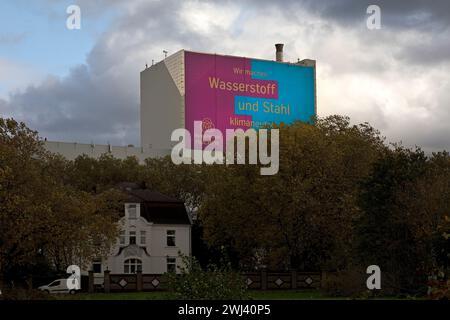 Grande affiche pour l'acier climatique à l'usine ThyssenKrupp Steel Europe, Bochum, Allemagne, Europe Banque D'Images