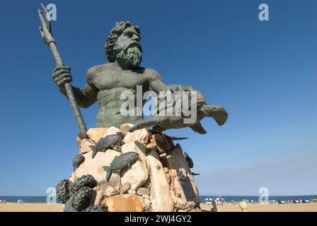 King Neptune Statue de -26 pieds de haut coulé en bronze par le procédé de cire perdue - sur 3 Mile Boardwalk of Resort Beach - Virginia Beach, va Banque D'Images