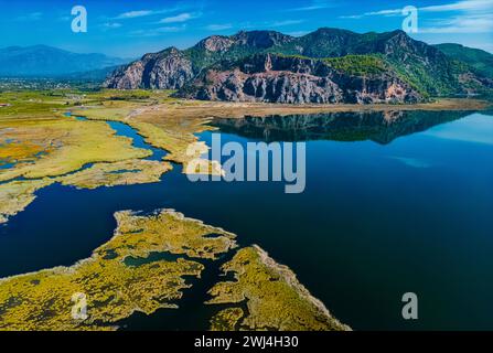 Vue aérienne du delta de Dalyan près de la plage d'Iztuzu dans la province de Mugla Banque D'Images