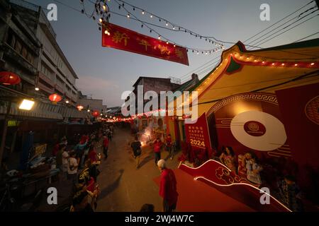 CHIANG mai, THAÏLANDE - 11 FÉVRIER 2024 : célébrez le Festival du nouvel an chinois 2024 au marché Warorot ou Chinatown à Chiang mai, Thaïlande. Banque D'Images