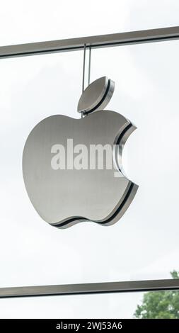 Aventura, Floride, États-Unis - 20 septembre 2019 : logo Apple Store dans le centre commercial Aventura. C'est le plus grand compan coté en bourse au monde Banque D'Images