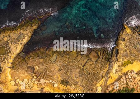 Vue aérienne des marais salants à Malte Banque D'Images