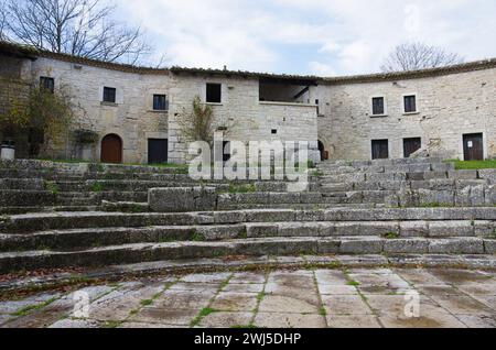 L'amphithéâtre. Site archéologique d'Altilia. Sepino - Molise - Italie Banque D'Images