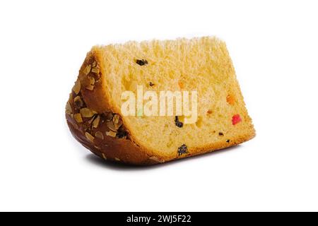 Gros plan de gâteau aux amandes tressées sur blanc Banque D'Images