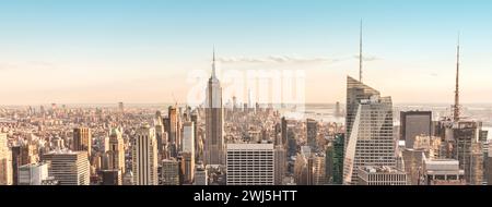 New york, États-Unis - 17 mai 2019 : New York City Manhattan Midtown vue panoramique aérienne avec gratte-ciel et ciel bleu Banque D'Images