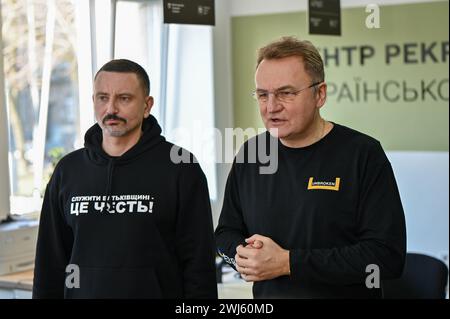 Non exclusif : LVIV, UKRAINE - 12 FÉVRIER 2024 - Coordonnateur du recrutement pour l'armée ukrainienne au ministère ukrainien de la Défense Oleksii Bezhevets Banque D'Images