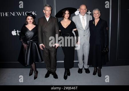 Maisie Williams, Ben Mendelsohn, Juliette Binoche, John Malkovich und Glenn close BEI der Weltpremiere der Apple TV+ Serie 'The New look' in der Florence Gould Hall. New York, 12.02.2024 Banque D'Images