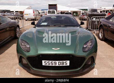 Vue de face d'un Green, 2019, Aston Martin DBS Superleggera , exposé au Silverstone Festival 2023 Banque D'Images