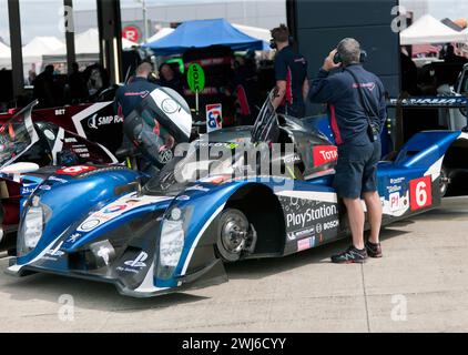 Three-Quarters Front View of Stuart Wiltshire's Blue, 2011, Peugeot 90X, en préparation pour la Masters Endurance Legends Race à Silverstone Banque D'Images