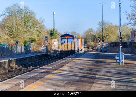 ligne de chemin de fer de banlieue diesel et gare ouest midlands angleterre royaume-uni Banque D'Images