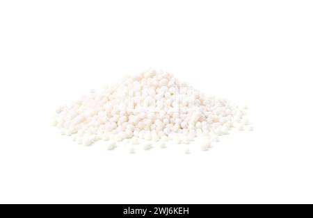 Pile de perles de tapioca isolées sur blanc Banque D'Images