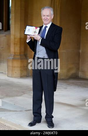 James Daunt, fondateur de Daunt Books et directeur général de Waterstones, après avoir été nommé Commandeur de l'ordre de l'Empire britannique (CBE) , pour services rendus à l'édition, par la princesse royale lors d'une cérémonie d'investiture au château de Windsor, Berkshire. Date de la photo : mardi 13 février 2024. Banque D'Images