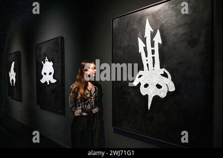 Londres, Royaume-Uni. 13 février 2024. La série court, 2024 - Un aperçu de Tiona Nekkia McClodden : a MERCY | DUMMY, une nouvelle exposition qui se déroule du 14 février au 24 mars 2024, au White Cube Bermondsey. Il présente sculpture, installation et peinture. Crédit : Guy Bell/Alamy Live News Banque D'Images
