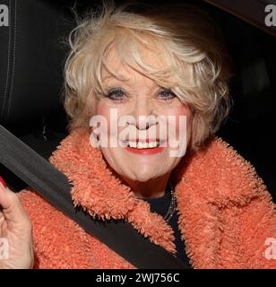 IMAGES EXCLUSIVES avec Sherrie Hewson alors qu'elle assiste aux TV Choice Awards au London Hilton Hotel. AUCUNE AUTORISATION DU MAGAZINE TV CHOICE. Tous les autres titres très bien Banque D'Images