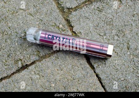 Stylo jetable SKE Crystal Bar Fizzy Cherry Vape Pen Banque D'Images