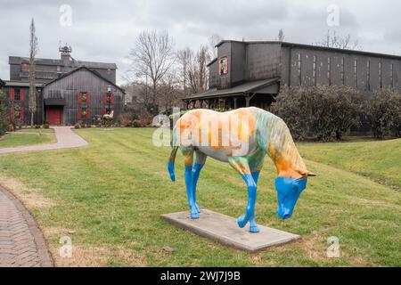 Loretto, Kentucky - 26 janvier 2024 : vue sur la ferme Star Hill, les fabricants Mark Bourbon Whiskey distillerie et le campus le long de la piste bourbon dans la campagne K Banque D'Images