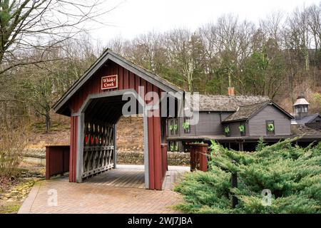 Loretto, Kentucky - 26 janvier 2024 : vue sur la ferme Star Hill, les fabricants Mark Bourbon Whiskey distillerie et le campus le long de la piste bourbon dans la campagne K Banque D'Images