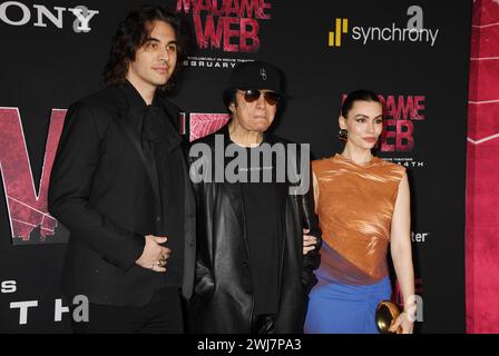 LOS ANGELES, CALIFORNIE - 12 FÉVRIER : (G-d) Nick Simmons, Gene Simmons et Sophie Tweed-Simmons assistent à la première mondiale de Sony Pictures « Madame W Banque D'Images