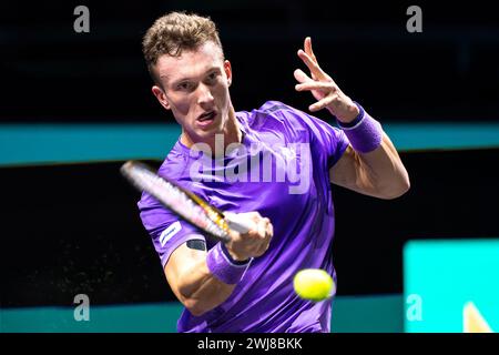 Rotterdam, pays-Bas. 13 février 2024. ROTTERDAM, PAYS-BAS - 13 FÉVRIER : Jiri Lehecka de la République tchèque pendant le jour 2 de l'ABN AMRO Open 2024 à Ahoy le 13 février 2024 à Rotterdam, pays-Bas. (Photo de Joris Verwijst/Agence BSR) crédit : Agence BSR/Alamy Live News Banque D'Images