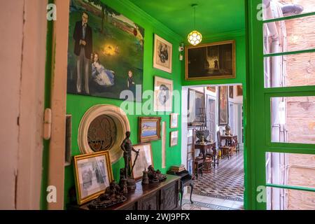 Chambre verte à l'intérieur de la Casa Rocca Piccola, une maison du XVIe siècle à la Valette, Malte Banque D'Images