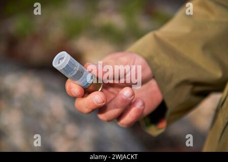 Traquer avec un chasseur dans les collines de la région provençale, à Beaurecueil, dans la région du Cengle et du bois des Roussettes (sud-est de la France) Hunte Banque D'Images