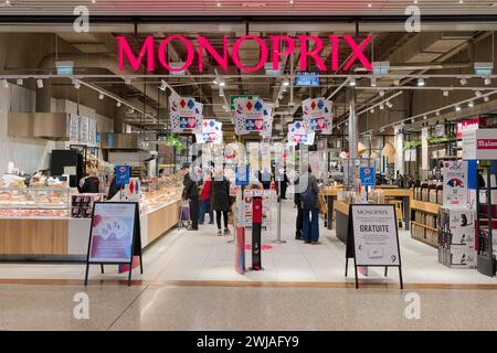 Entrée du supermarché Monoprix dans le centre commercial Cap 3000, à Saint-Laurent-du-Var (sud-est de la France) Banque D'Images