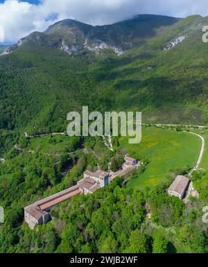 Sarra Sant'Abbondio (Italie, Marches, province de Pesaro), Monastère fonte avellana sur le mont Catria Banque D'Images