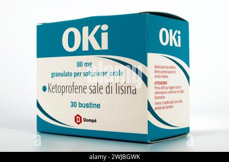 Médicament OKI avec une solution de sel de kétoprofène lysine. OKI est une marque de Dompé Farmaceutici S.p.A. - Italie Banque D'Images