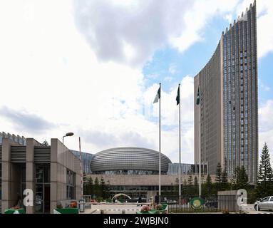 Addis-Abeba. 14 février 2024. Cette photo prise le 14 février 2024 montre une vue extérieure du siège de l'Union africaine à Addis-Abeba, en Éthiopie. La 44ème session ordinaire du Conseil exécutif de l’Union africaine (UA) s’est ouverte mercredi au siège de l’UA à Addis-Abeba, la capitale éthiopienne, avec un appel à des efforts accrus pour assurer la stabilité continentale et une éducation de qualité en Afrique. Crédit : Li Yahui/Xinhua/Alamy Live News Banque D'Images