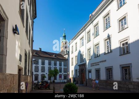 Vieille ville, rue Schulgasse, église Herz-Jesu-Basilika Hall in Tirol région Hall-Wattens Tirol, Tyrol Autriche Banque D'Images