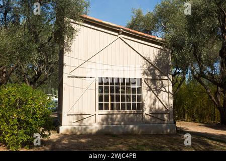 Année 2019 reconstruction de son atelier de jardin original dans le parc du Musée Renoir dans les jardins de Pierre Auguste Renoir dans la maison de Cagnes-sur-mer. France. (135) Banque D'Images