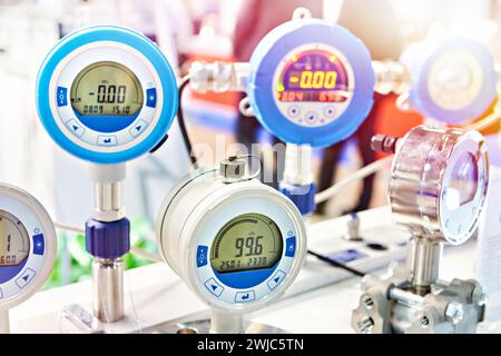 Manomètre numérique électronique pour des mesures de précision lors d'une exposition industrielle Banque D'Images
