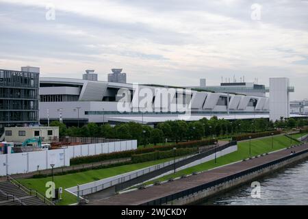 Tokyo, Japon ; 1er octobre 2023 : marché de pêche élégant et moderne de Toyosu à Tokyo. Banque D'Images