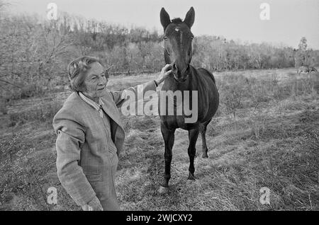 ÉTATS-UNIS - 5 janvier 1989 : Anna Fancher Hedrick, également connue sous le nom de Miss Anna est une avocate du comté de Loudoun, équestrienne, et la première femme Banque D'Images