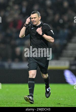 Arbitre Tony Harrington, lors du match du Sky Bet Championship Preston North End vs Middlesbrough à Deepdale, Preston, Royaume-Uni, le 14 février 2024 (photo de Cody Froggatt/News images) Banque D'Images