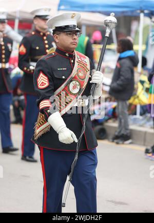 La Nouvelle-Orléans, États-Unis. 13 février 2024. Le United States Marine corps (Camp Lejeune, deuxième division, Caroline du Nord) Band march pendant la Zulu Parade on organisée Charles Avenue à la Nouvelle-Orléans, Louisiane le mardi 13 février 2023. (Photo de Peter G. Forest/SipaUSA) crédit : Sipa USA/Alamy Live News Banque D'Images