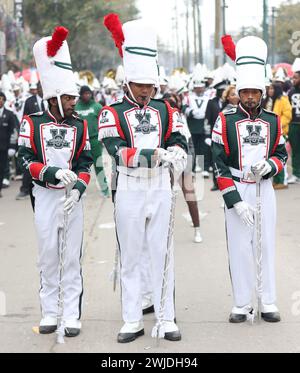 La Nouvelle-Orléans, États-Unis. 13 février 2024. Lors de la Zulu Parade sur préparation Charles Avenue à la Nouvelle-Orléans, Louisiane le mardi 13 février 2023. (Photo de Peter G. Forest/SipaUSA) crédit : Sipa USA/Alamy Live News Banque D'Images