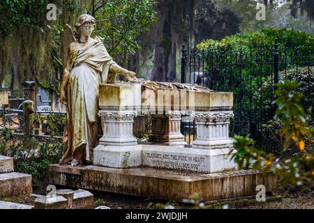 Savannah, GA, États-Unis - 12-26-2023, monument de l'ange Taliaferro au cimetière Bonaventure à Savannah, Géorgie Banque D'Images