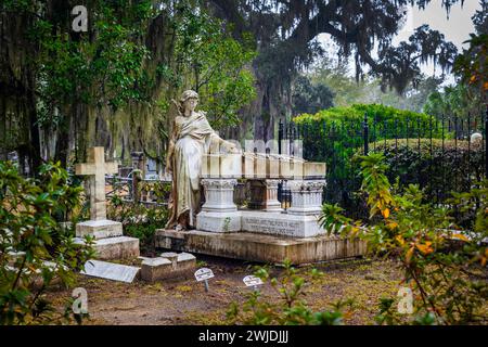 Savannah, GA, États-Unis - 12-26-2023, monument de l'ange Taliaferro au cimetière Bonaventure à Savannah, Géorgie Banque D'Images