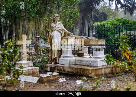 Savannah, GA, États-Unis - 12-26-2023, monument de l'ange Taliaferro au cimetière Bonaventure à Savannah, Géorgie Banque D'Images