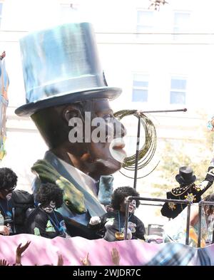 La Nouvelle-Orléans, États-Unis. 13 février 2024. Lors de la Zulu Parade sur préparation Charles Avenue à la Nouvelle-Orléans, Louisiane le mardi 13 février 2023. (Photo de Peter G. Forest/SipaUSA) crédit : Sipa USA/Alamy Live News Banque D'Images