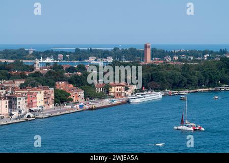 Front de mer dans Castello sestiere dans le centre historique de Venise, Vénétie, Italie, vu depuis Campanile di San Marco (Campanile de Saint Marc) © Wojciech Strozyk Banque D'Images